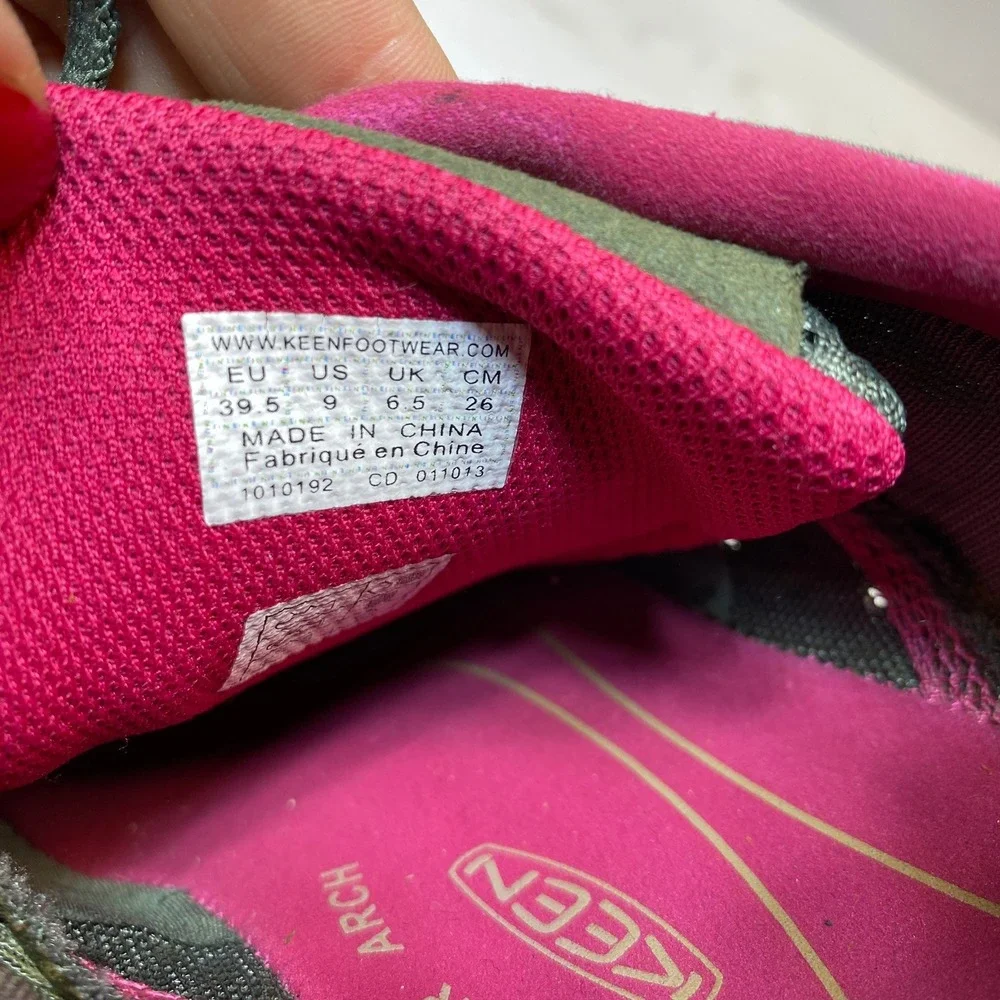 Keen Womens 9 CNX Hiking Shoes Trail Sneakers Green Pink Mesh Suede 1010192